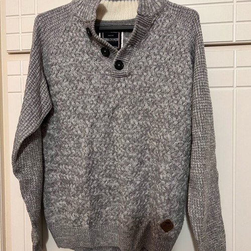 Soulcal n’ Co men's sweater Medium gray like new, very warm with buttons