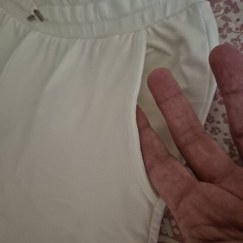 Cotton Bermuda shorts like new, ecru color, elastic waist