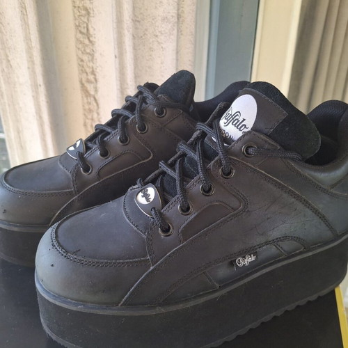 Buffalo London 1330-6 Low Black Platform Sneakers like new, size 39