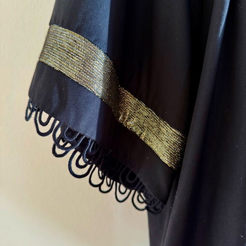 Black NEMA set like new with gold details