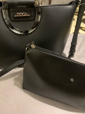 Doca чанта тип кросбоди като нова, черна с малко чантичка