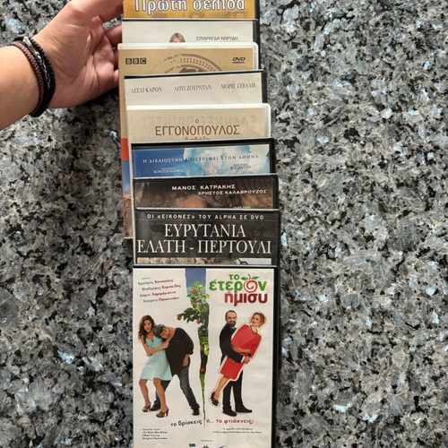 DVD movies like new, large collection with cases
