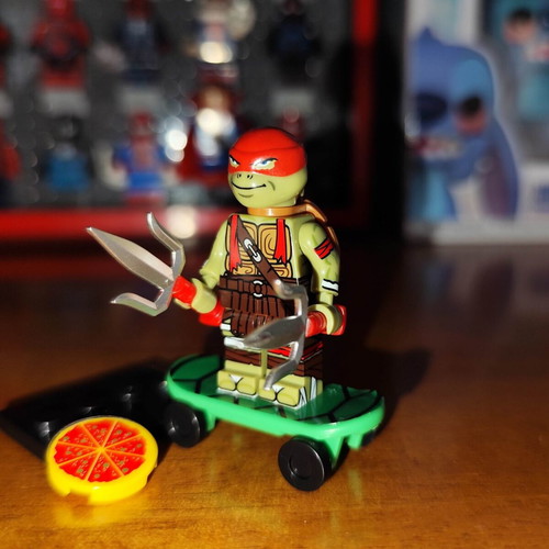 Raphael Teenage Mutant Ninja Turtles figure like new with accessories