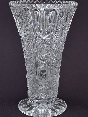 Κρυστάλλινο βάζο Βοημίας σαν καινούργιο, σκαλιστό με γεωμετρικά μοτίβα