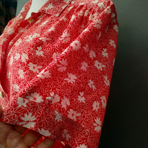 Handmade robe size L like new with pockets