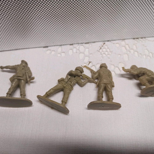 SOLPA Airfix British paratroopers 1/32 used, 4 figures English soldiers