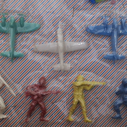 Vintage Bioparkon card with plastic Greek toy soldiers 1980s panigyriotiko game