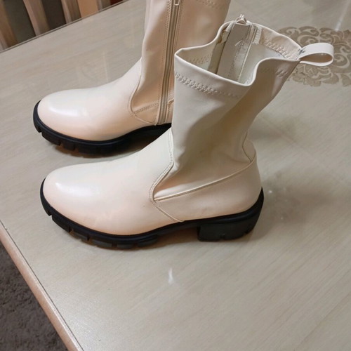 Voi and noi white boots size 39 like new, unworn