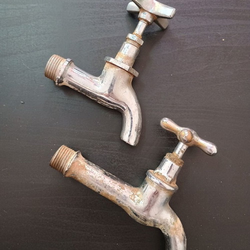 Old taps, set of 2
