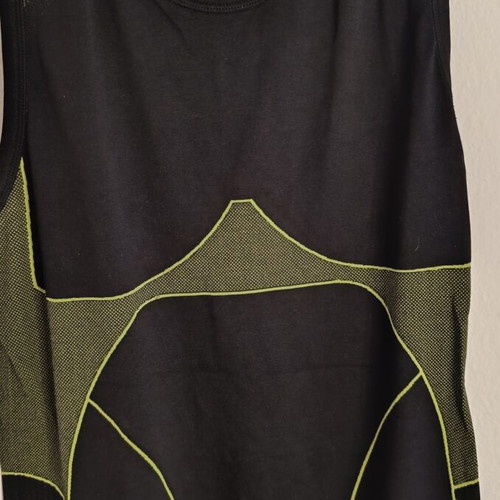 Men's Athletic Shirt size M like new, black and green