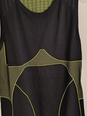 Men's Athletic Shirt size M like new, black and green