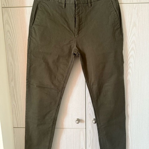 Pull & Bear men's khaki chino pants slim fit like new