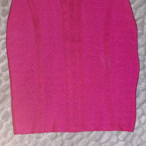 Stretch skirt pink like new with side zipper