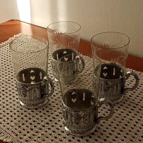 Set of vintage Art Nouveau 1960 glass holders with glasses like new