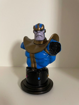 Marvel Bowen Mini-Bust Thanos like new #2330/5000
