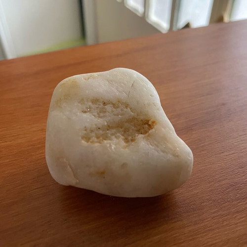 White quartz with natural spots new