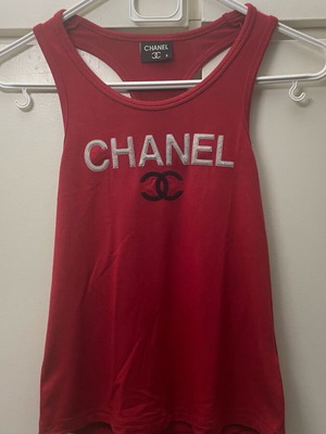 Chanel sleeveless top like new, red, size S