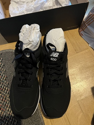 New Balance 400 athletic shoes size 44 new black