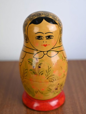 Vintage Russian Matryoshka Nesting Dolls Set of 5 Handpainted