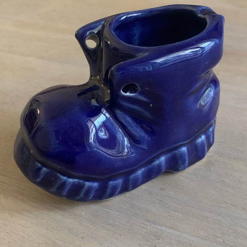 Porcelain ashtray in shoe shape new