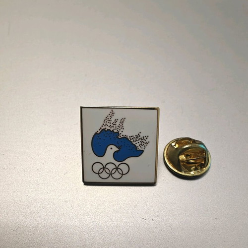 Olympic Trace collectible pin like new, Olympic truce lapel badge