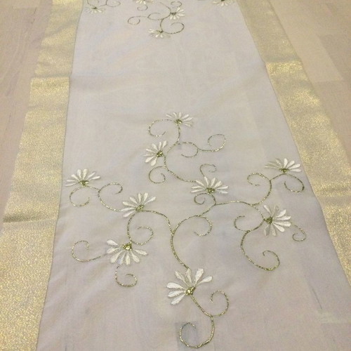 Set of 6 tablecloth squares and table runner semeni new