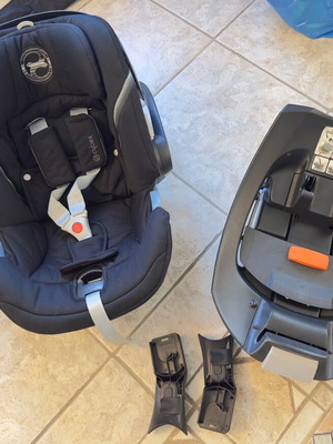 Βρεφικό κάθισμα αυτοκινήτου Cybex Aton 5 με βάση ISOFIX σαν καινούργιο