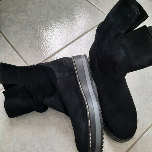 Black leather ankle boots like new, size 37