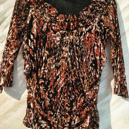 Blouse 3/4 sleeve printed brown black medium like new