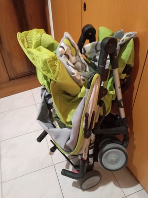 Baby stroller used umbrella type with storage space