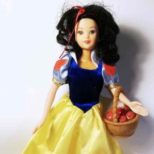 Simba Doll Snow White Disney used with missing leg and marks