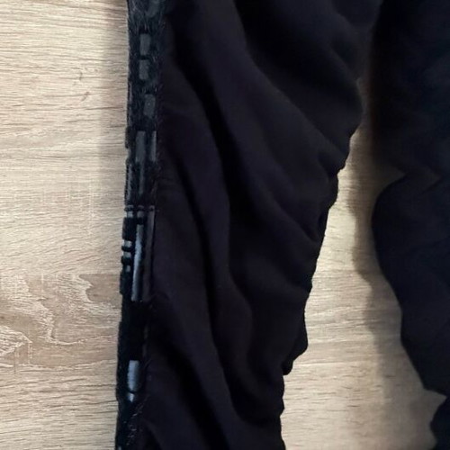 Leggings like new with leather and fur side detail, size M
