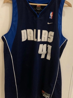 Nowitzki authentic jersey size Large new