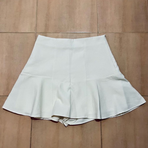 White skirt shorts excellent condition, size 36