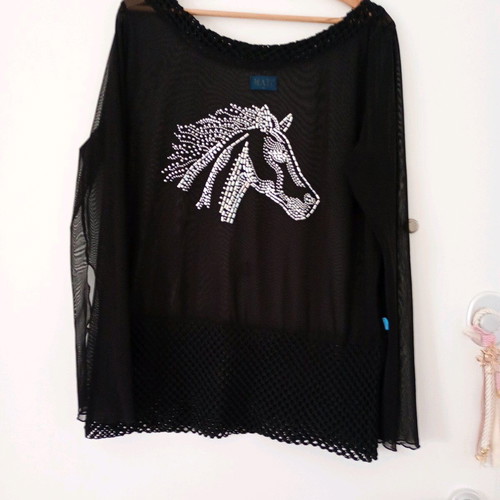 Women's transparent black blouse like new with long sleeves and designs