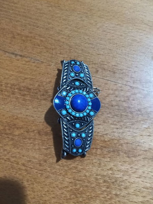 Bracelet with blue turquoise stones new