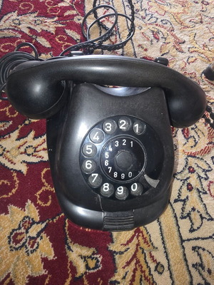 Bakelite telephone used with cables