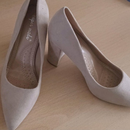 Beige pumps like new, size 38