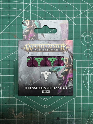 Helmsmiths of Hashut Dice Warhammer Age of Sigmar like new