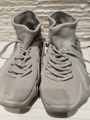 Grey athletic shoes size 38 like new