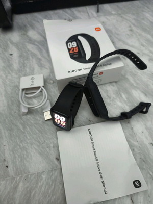 Xiaomi Smart Band 8 Active with extra strap