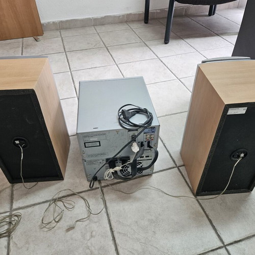 Sony MHC-W25 Mini Hi-Fi Stereo System used with speakers