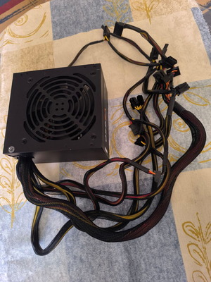 Corsair VS650 650W τροφοδοτικό σαν καινούργιο, 80 Plus πιστοποίηση
