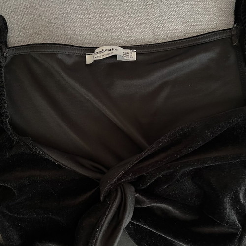 Stradivarius Velvet Crop Top black, like new, size S