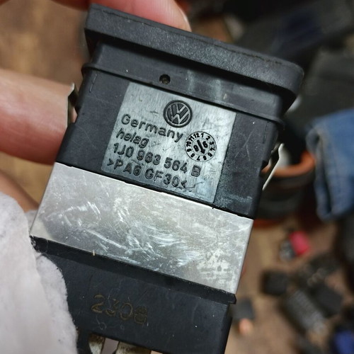 Button seat heater for Volkswagen PASSAT 1J0963564B