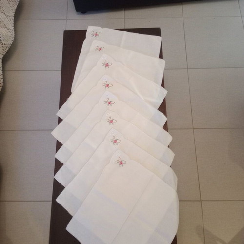 Set of 8 embroidered napkins - Brand new - 100% Cotton
