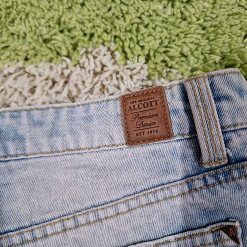 Alcott women high waist denim shorts size M like new, blue