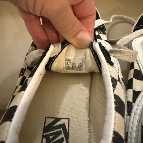Vans checkerboard kids shoes size 33 like new