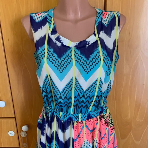 Colorful dress like new, size M
