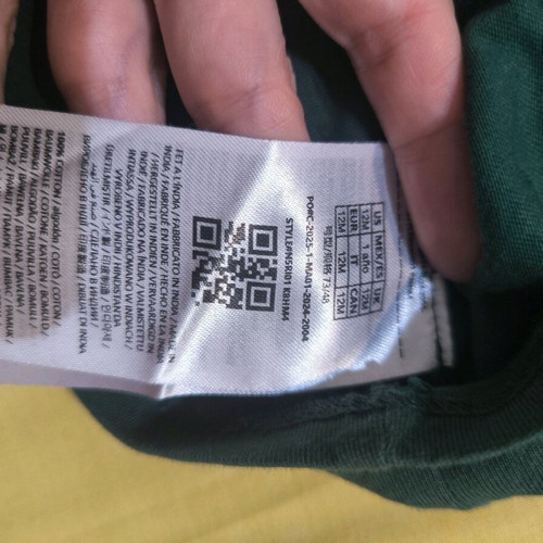 Guess unisex t-shirt 12 months like new, dark green